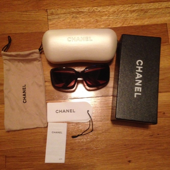 Chanel Brown Sun Glasses😎 - Picture 1 of 13